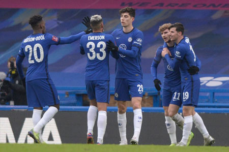 怒了！江苏发球稀烂快攻全无，0-3脆败天津，球迷：不如拼小将