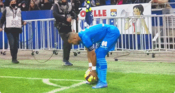 张玉宁：目标是小组出线然后更进一步，我们会全力以赴