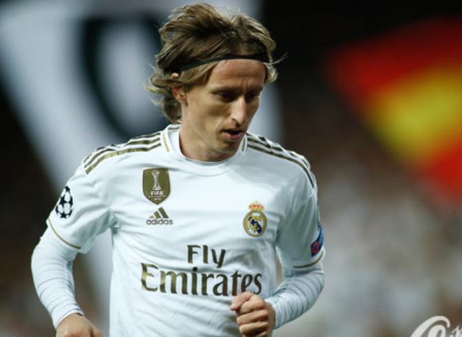 取得赛季欧冠首胜，尤文时隔419天再次在欧冠客场赢球